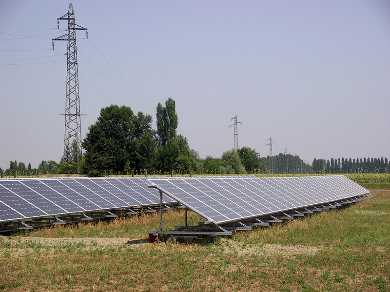 Il fotovoltaico sottrae terreni all'agricoltura - Immagine